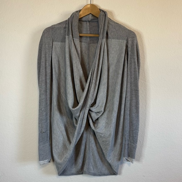 Lululemon Iconic Wrap Heathered Medium Grey Light Grey Mini Stripe Cardigan Top - Picture 4 of 10